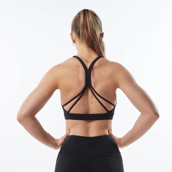 Alphalete Pulse Kinetic Bra Black Medium - Picture 3 of 6